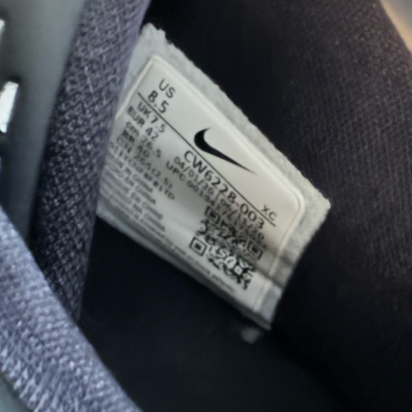 Nike Kyrie 3 Team Low Black White ! SOLID SHOES! For the collectors. - Picture 2 of 16